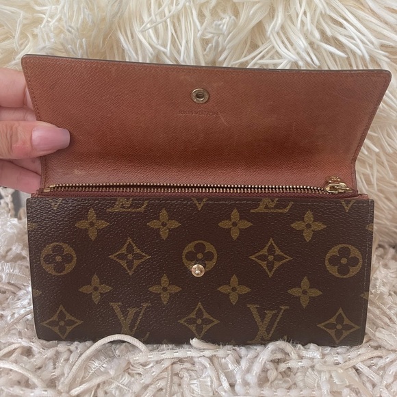 LOUIS VUITTON Vintage Sarah Wallet⭐️W/COA✨I will include a VERSACE Dust bag⭐️ - Picture 13 of 13